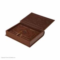 دیوان حافظ (وزیری،جعبه،چرم،کاغذ گلاسه،بدون فالنامه)