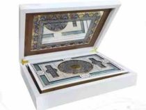قرآن وزیری بدون ترجمه گلاسه گالینگور سفید عروس جعبه دار پلاک رنگی با آینه نفیس کادویی (پیام مهر عدال